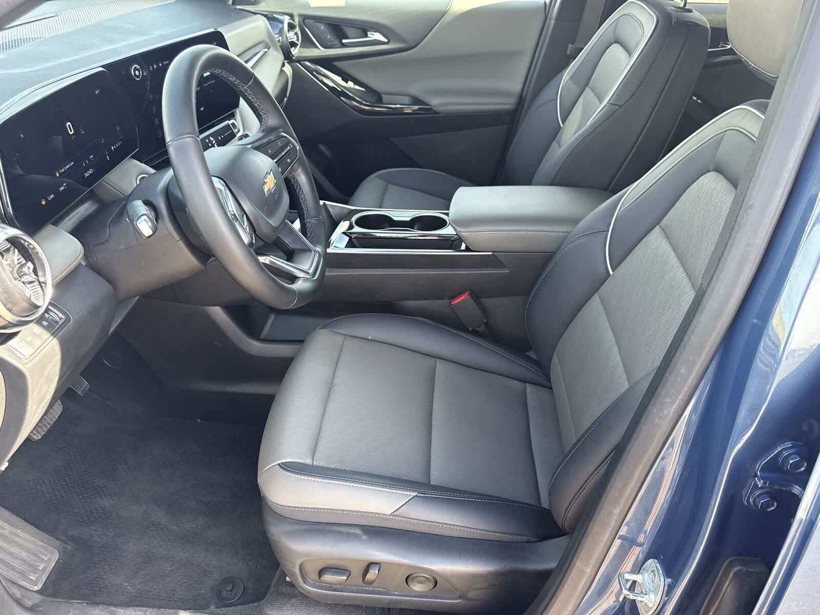 Thumbnail: 2025 Chevrolet Equinox - 17