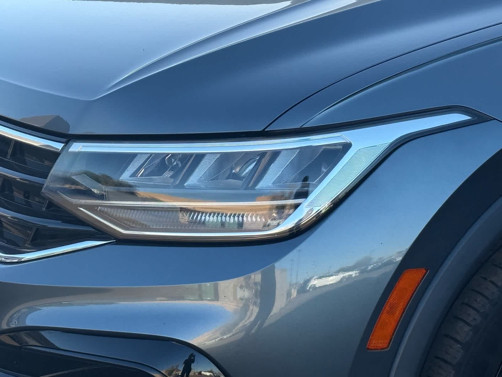 Thumbnail: 2022 Volkswagen Tiguan - 8