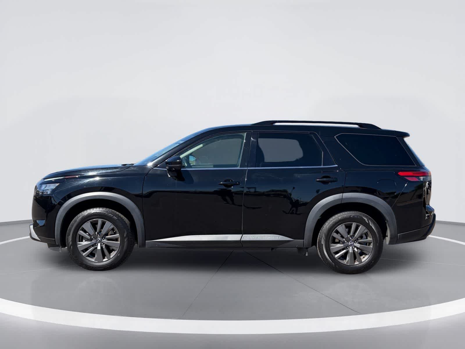 Thumbnail: 2023 Nissan Pathfinder - 3