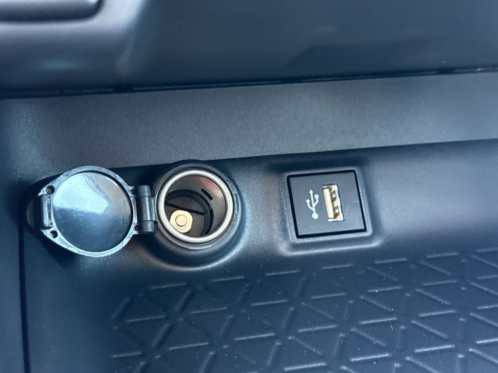 Thumbnail: 2025 Toyota RAV4 - 23