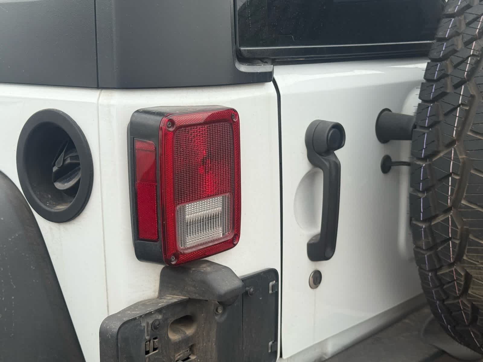 Thumbnail: 2018 Jeep Wrangler - 15