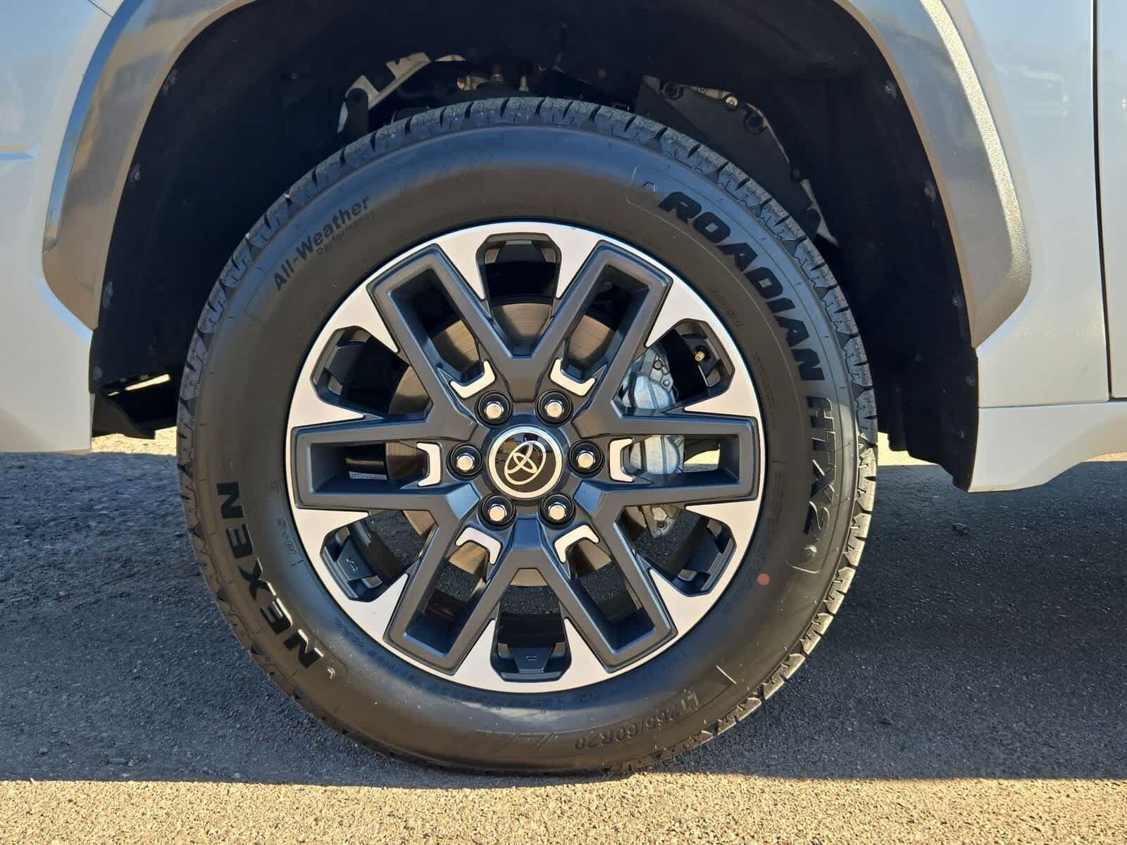 Thumbnail: 2024 Toyota Tundra - 10