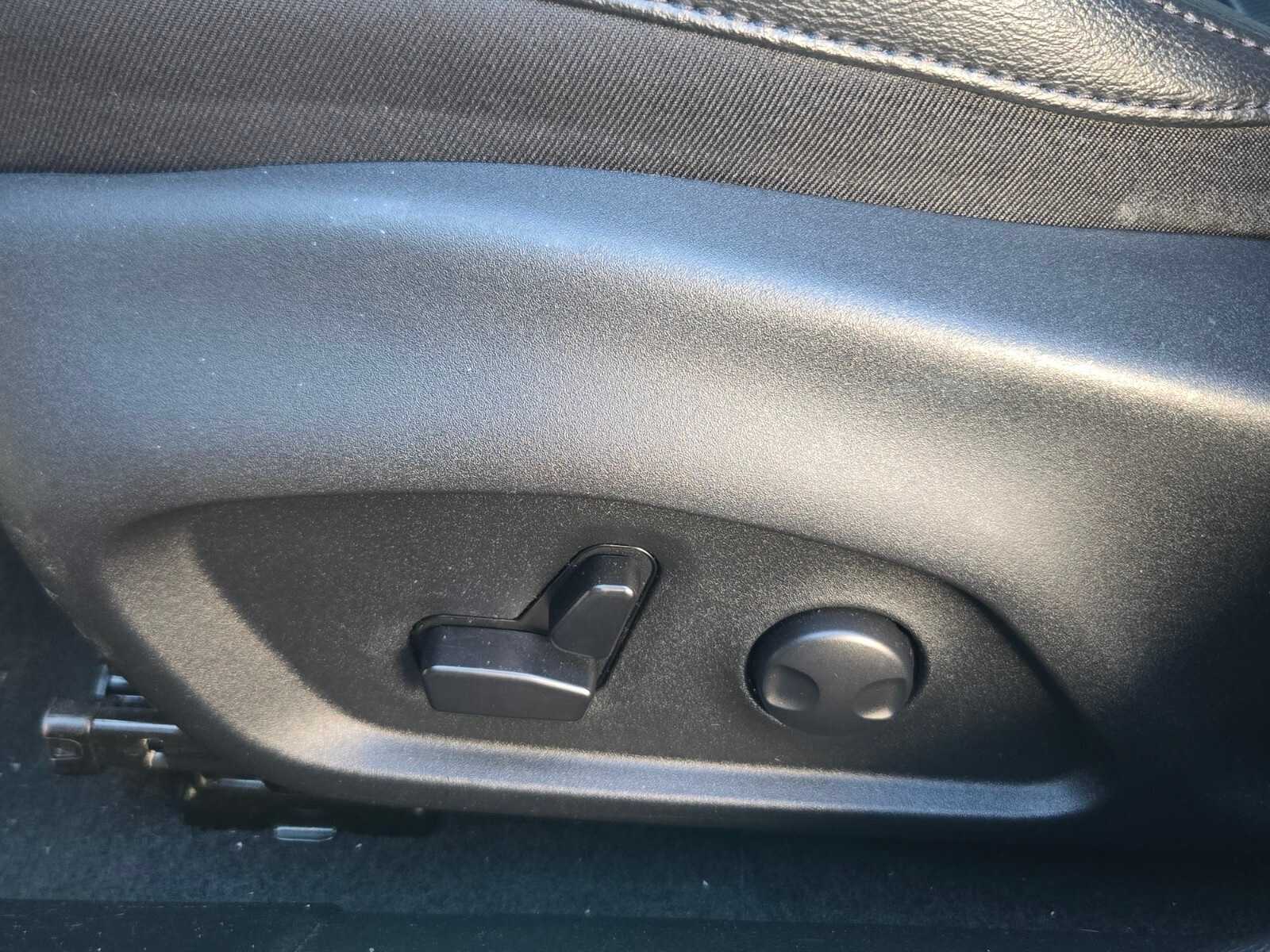 Thumbnail: 2023 Jeep Compass - 21