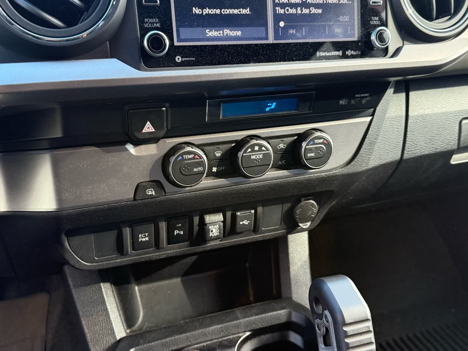 Thumbnail: 2022 Toyota Tacoma - 18