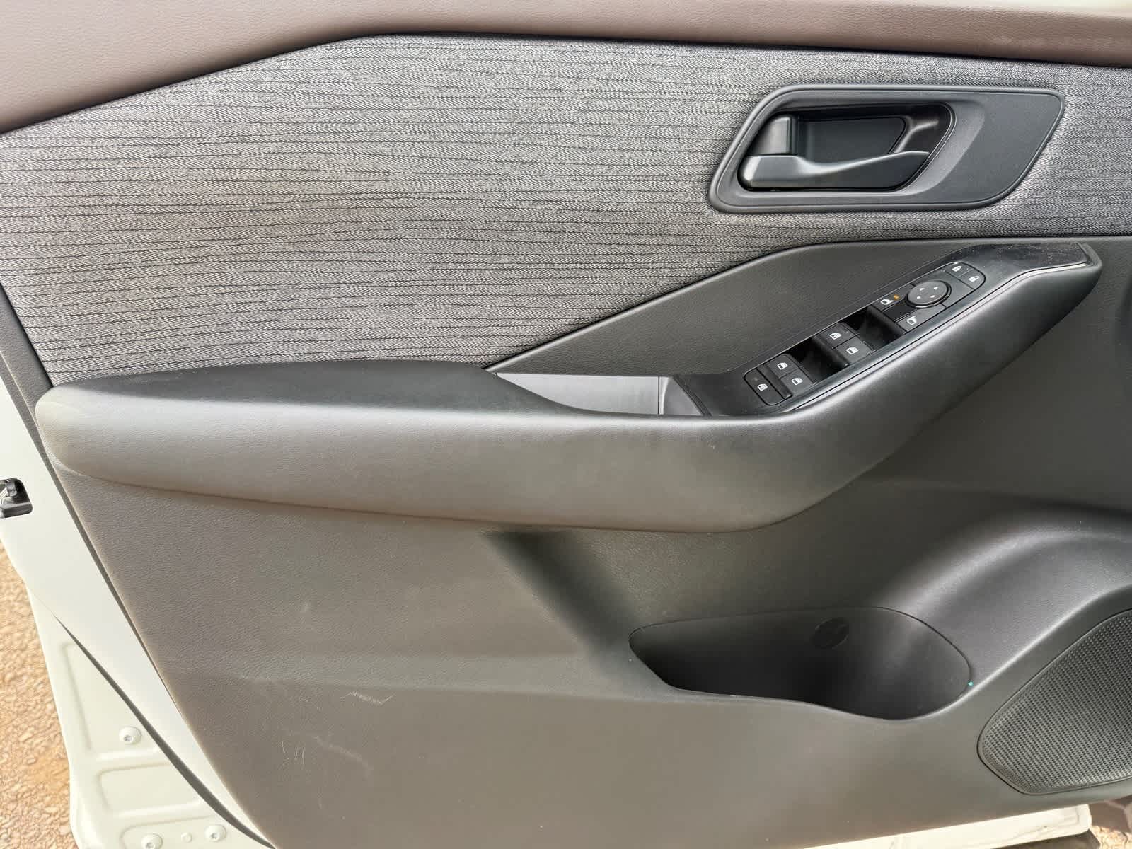 Thumbnail: 2023 Nissan Rogue - 15