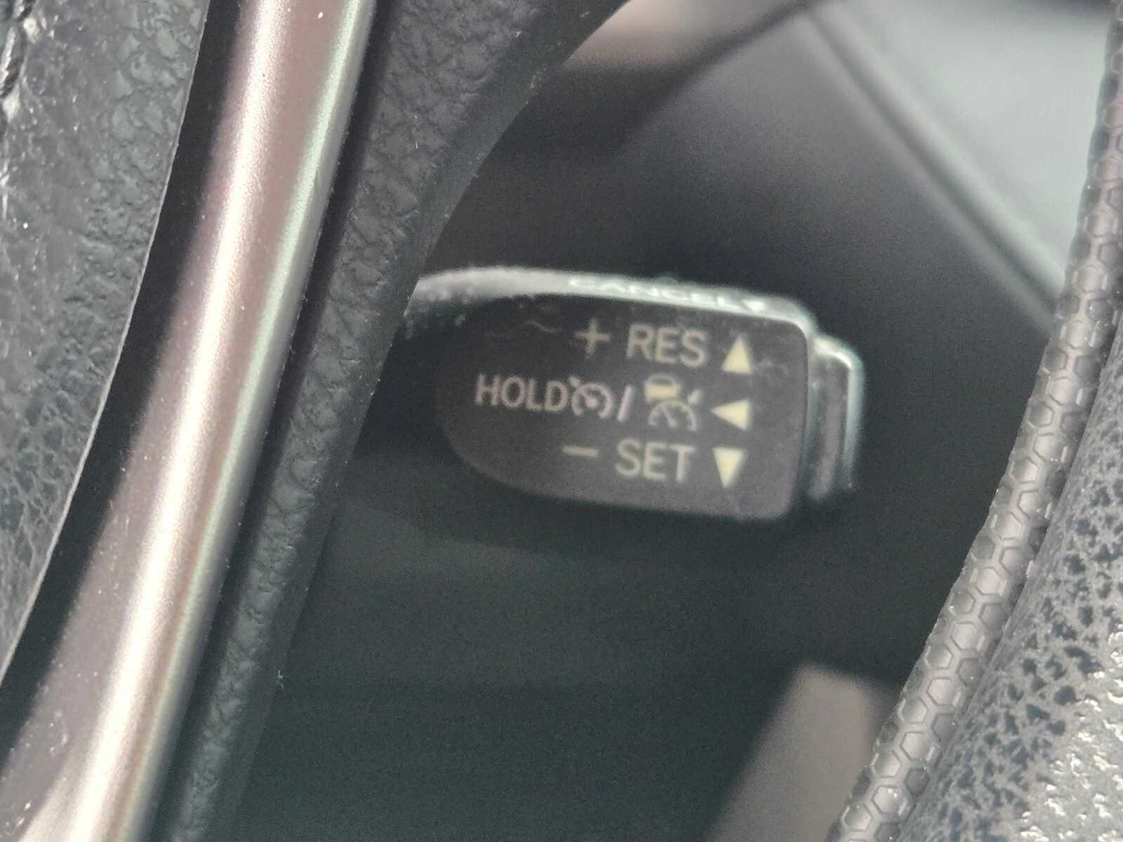 Thumbnail: 2018 Toyota RAV4 - 15