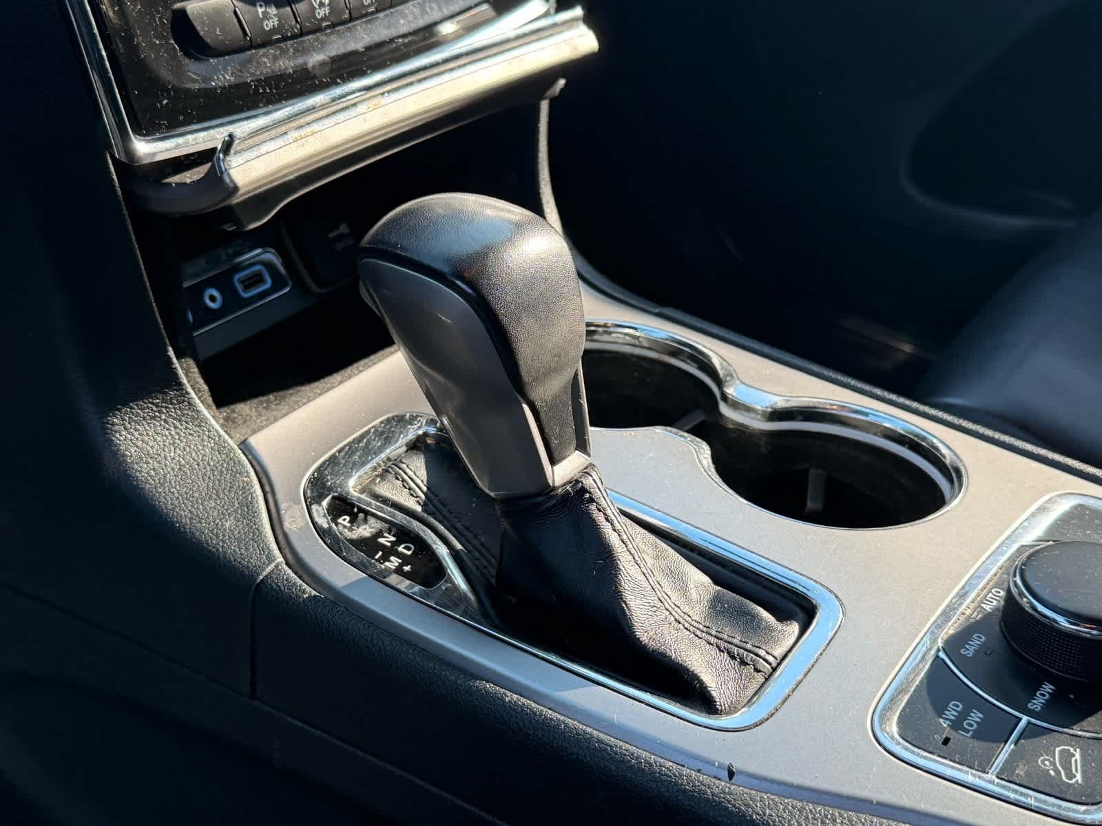 Thumbnail: 2022 Jeep Grand Cherokee - 13