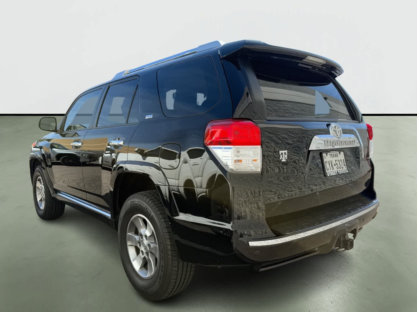 Thumbnail: 2011 Toyota 4Runner - 3
