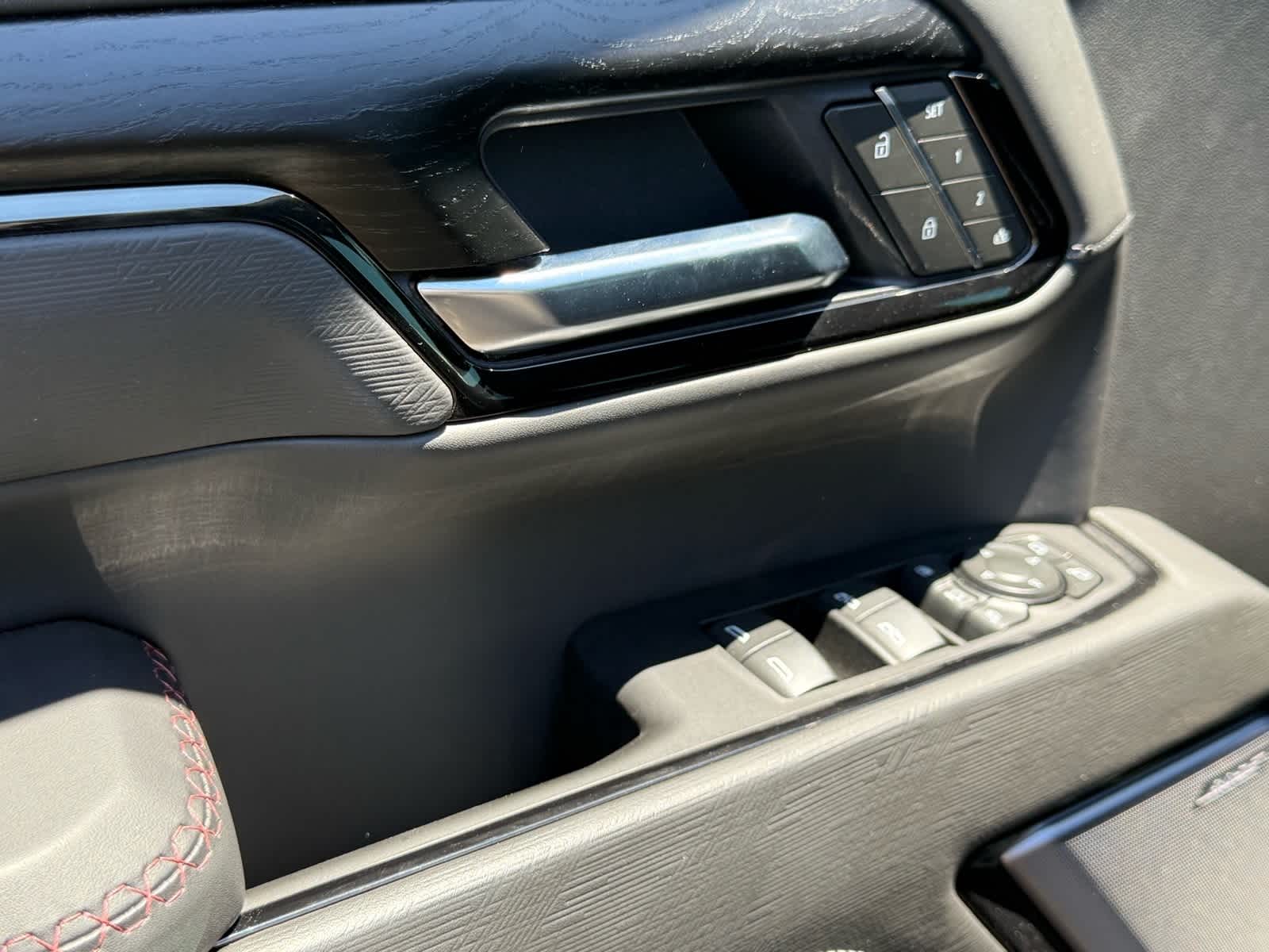 Thumbnail: 2025 GMC Sierra 2500 - 13