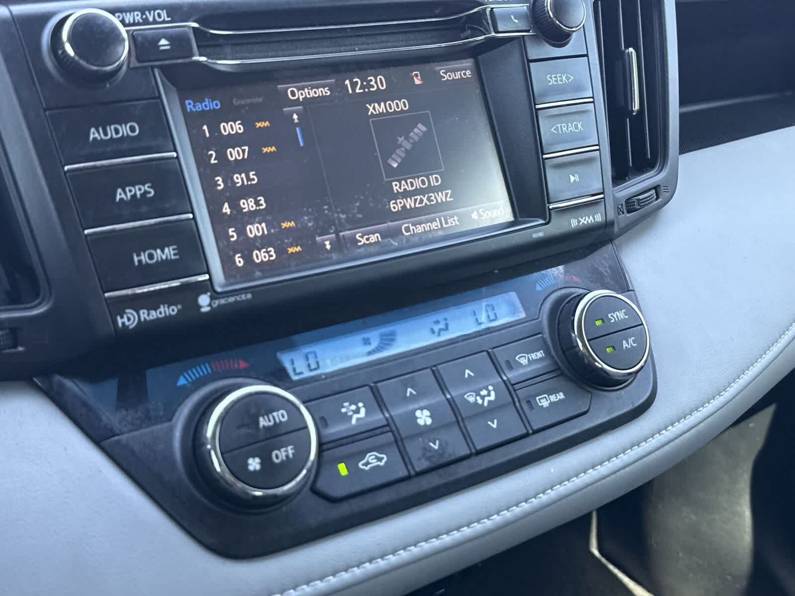 Thumbnail: 2016 Toyota RAV4 - 19