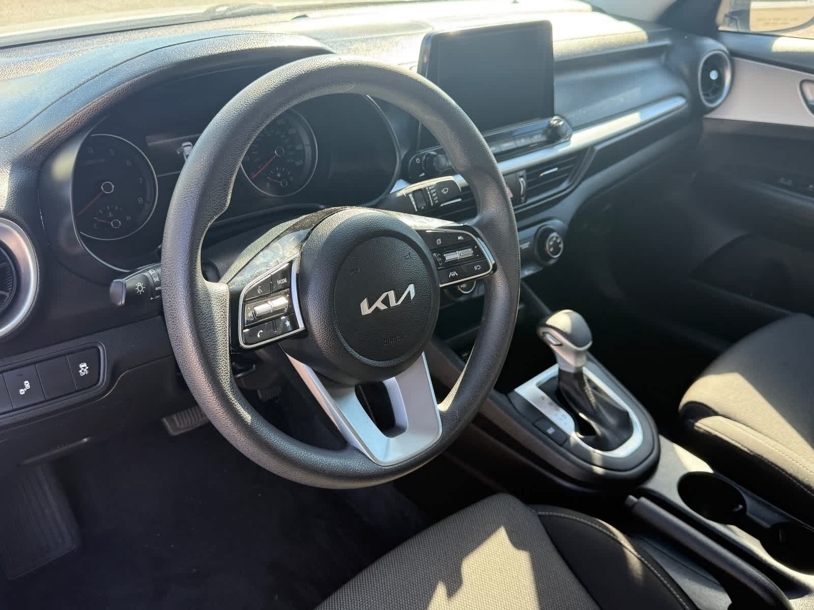 Thumbnail: 2023 Kia Forte - 14