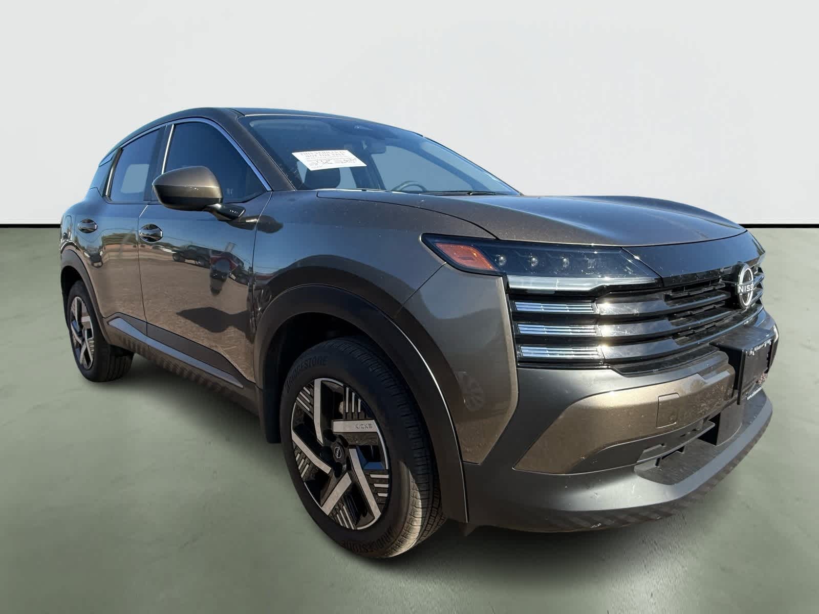 Thumbnail: 2025 Nissan Kicks - 4