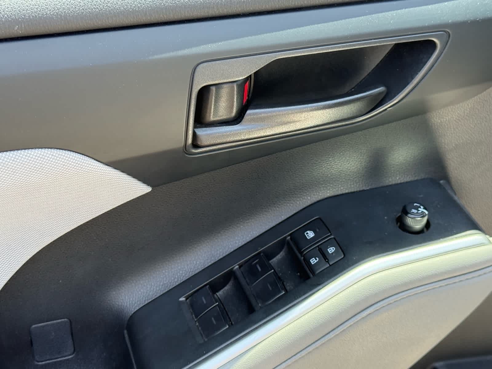2023 Toyota Highlander LE 13