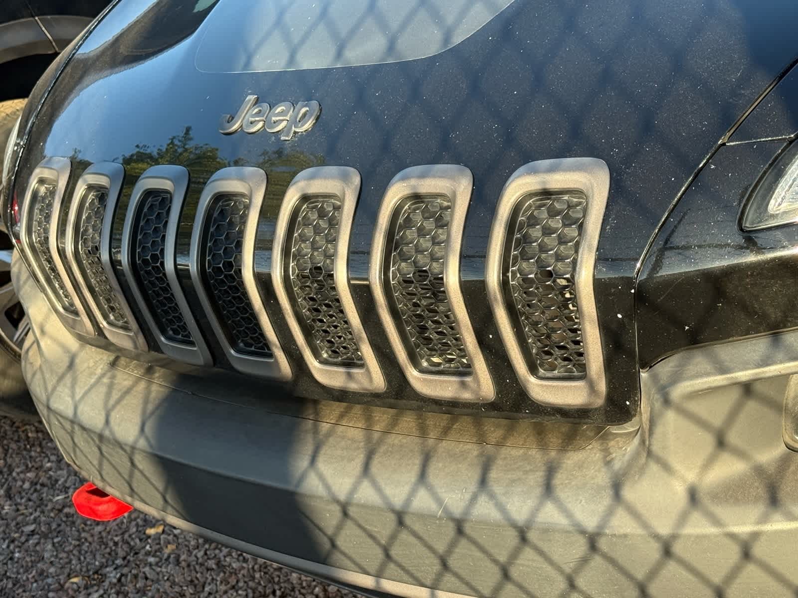 Thumbnail: 2018 Jeep Cherokee - 21