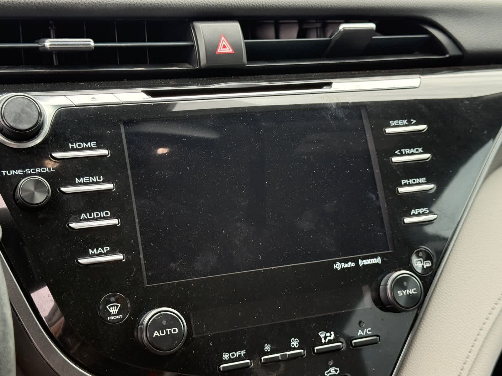 Thumbnail: 2019 Toyota Camry - 17