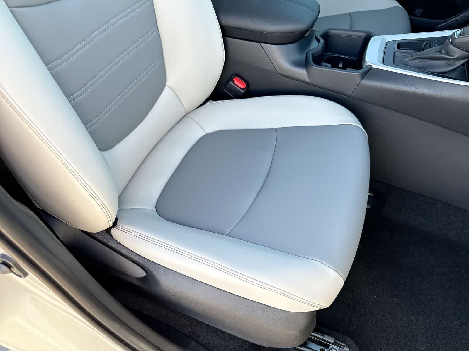 Thumbnail: 2025 Toyota RAV4 - 12