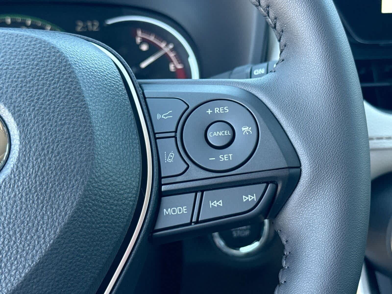 Thumbnail: 2025 Toyota RAV4 - 28