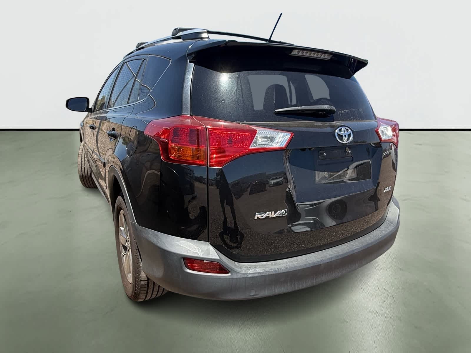 Thumbnail: 2015 Toyota RAV4 - 3