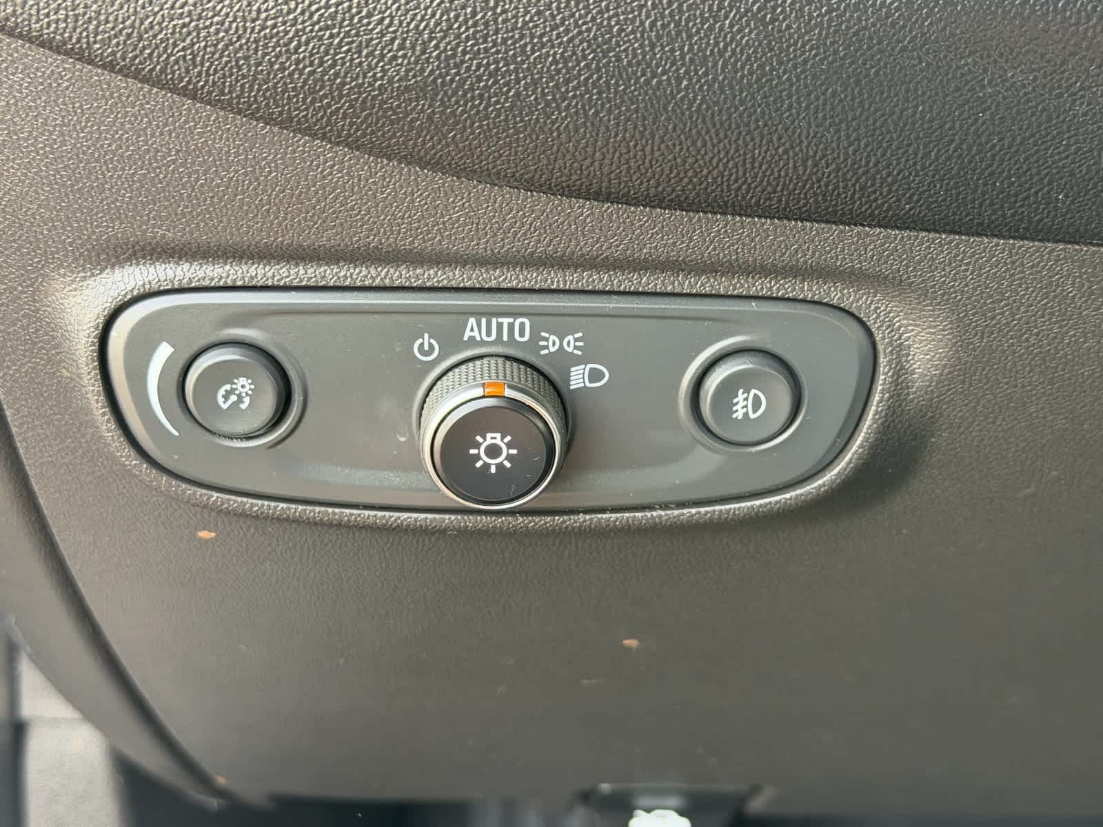 Thumbnail: 2020 Chevrolet Equinox - 12