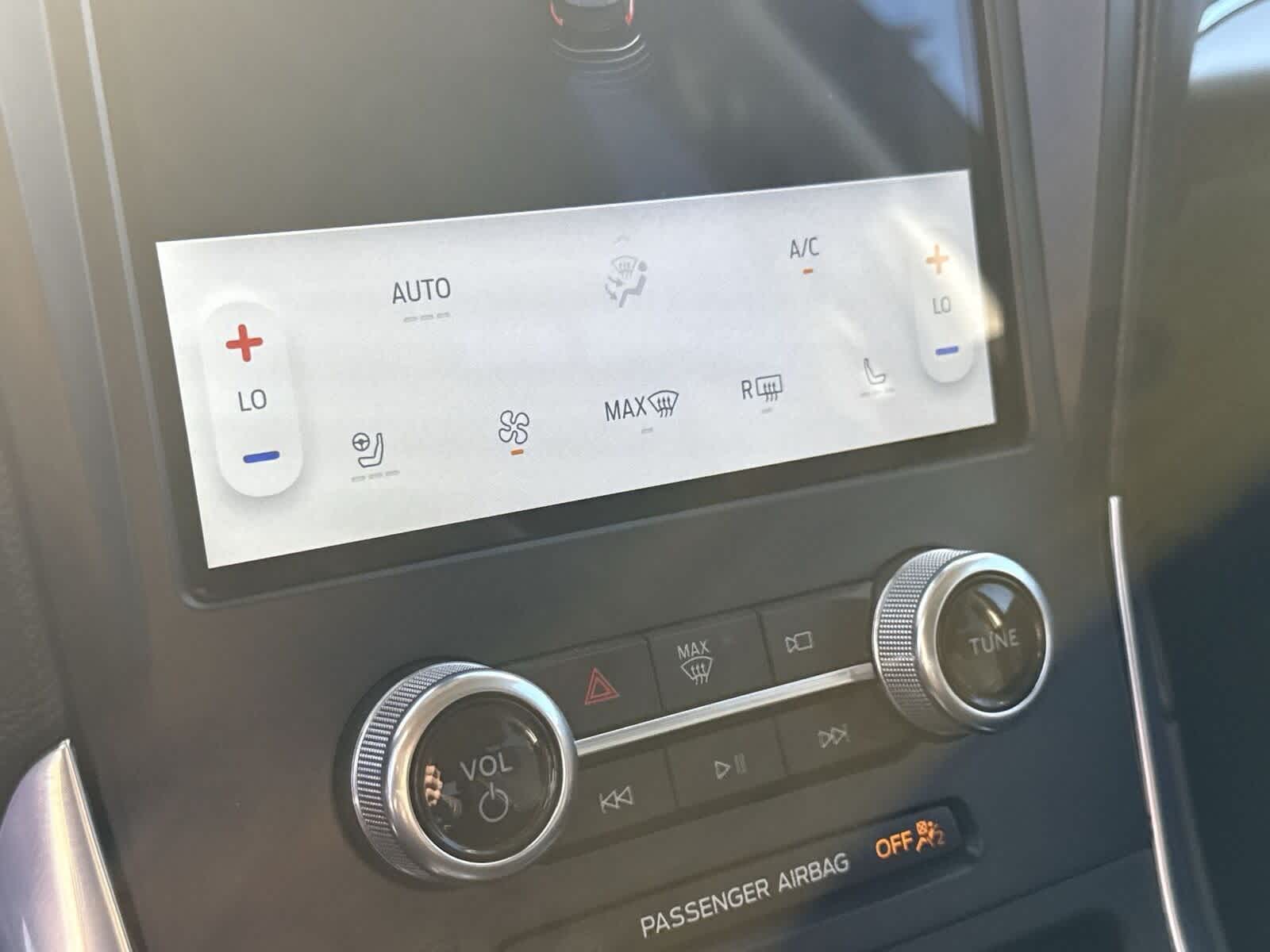 Thumbnail: 2022 Ford Edge - 23