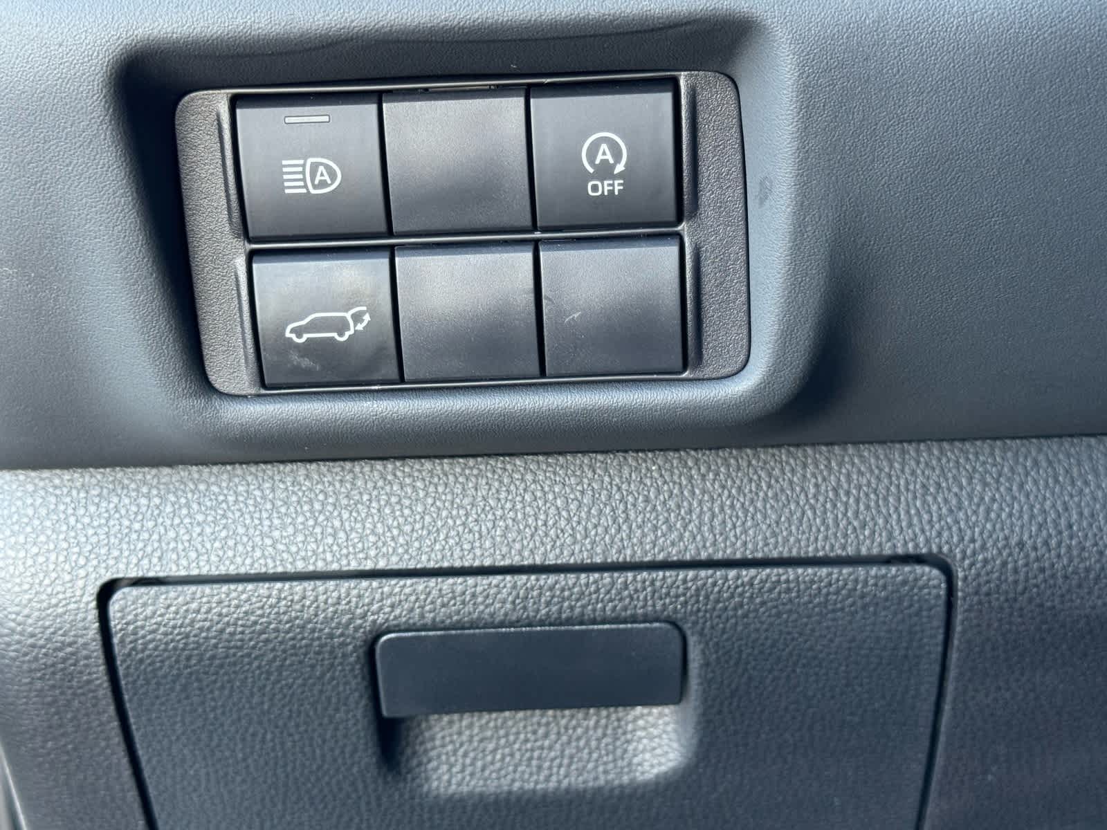 Thumbnail: 2024 Toyota Highlander - 11