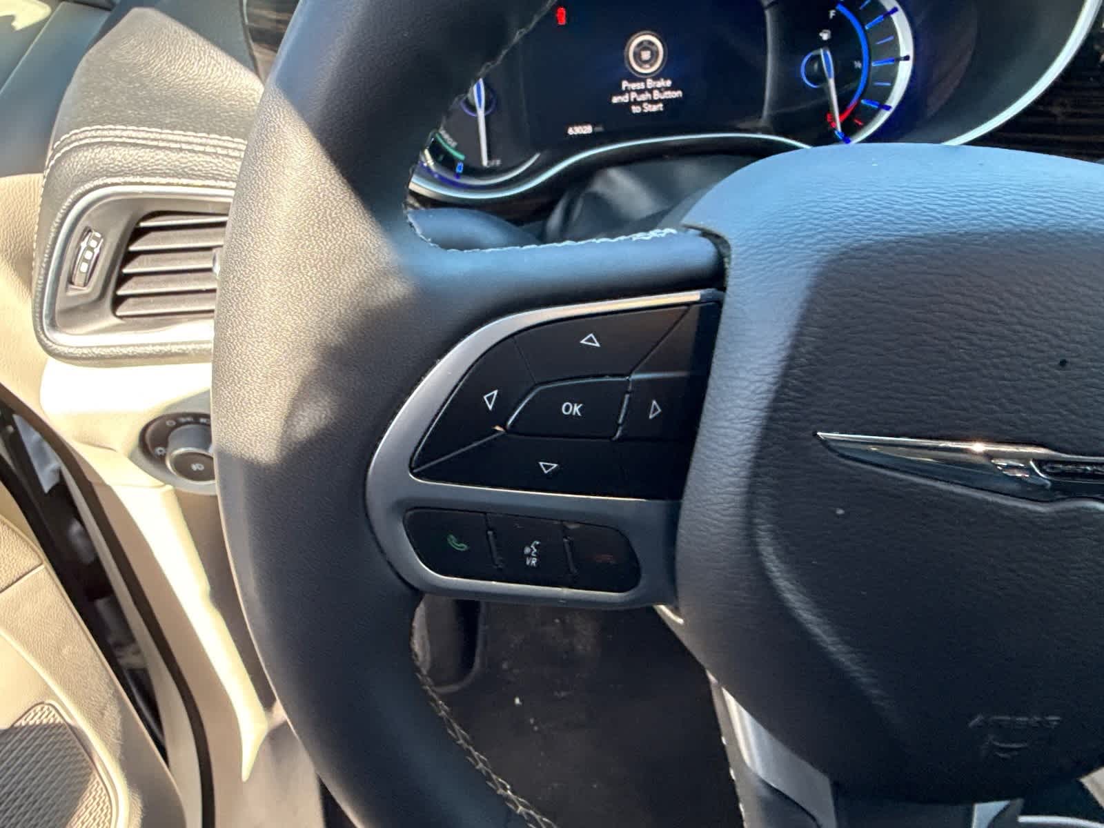 Thumbnail: 2023 Chrysler Pacifica - 15