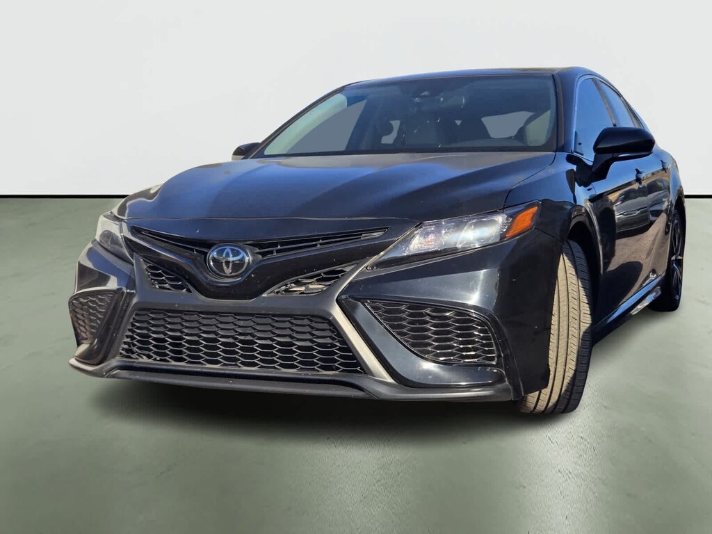 Used 2022 Toyota Camry SE Sedan