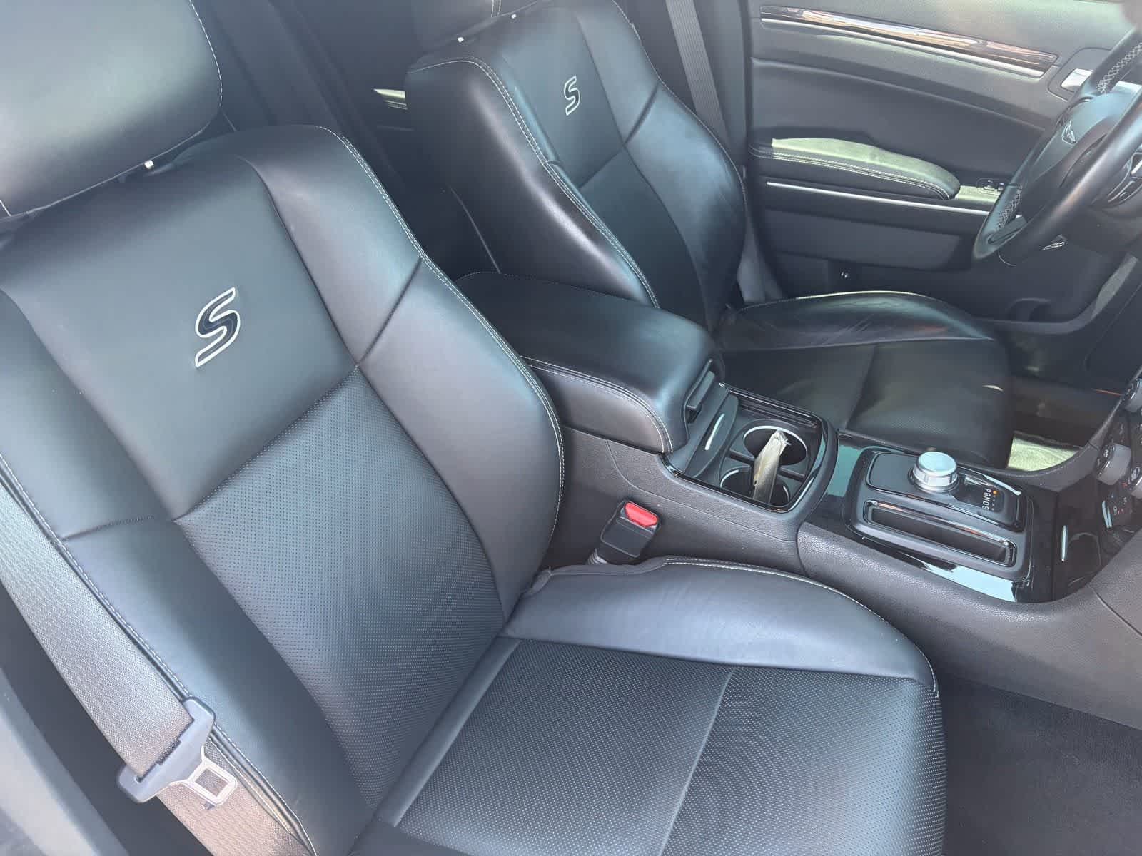 Thumbnail: 2021 Chrysler 300 - 31