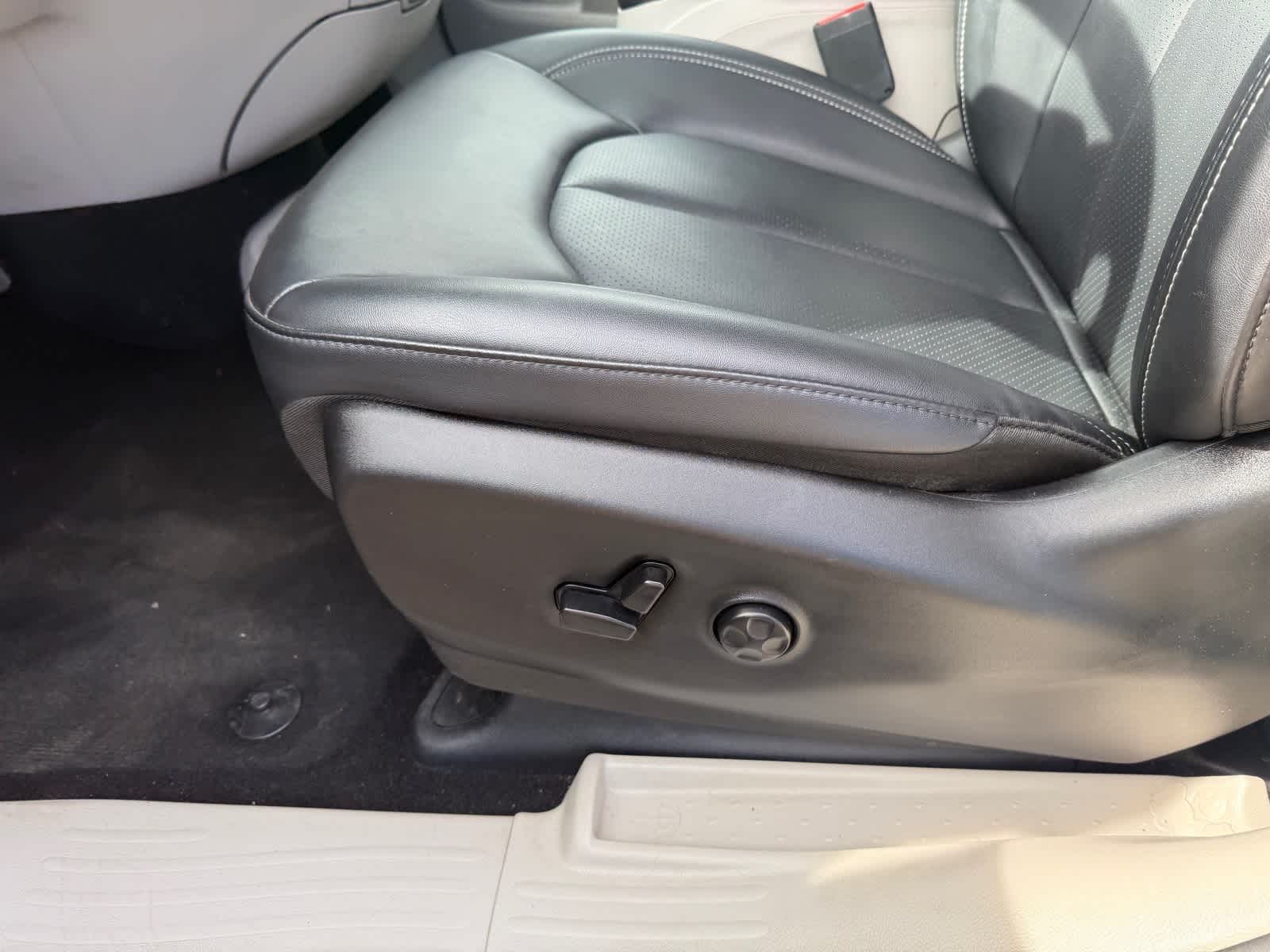 Thumbnail: 2024 Chrysler Pacifica - 13