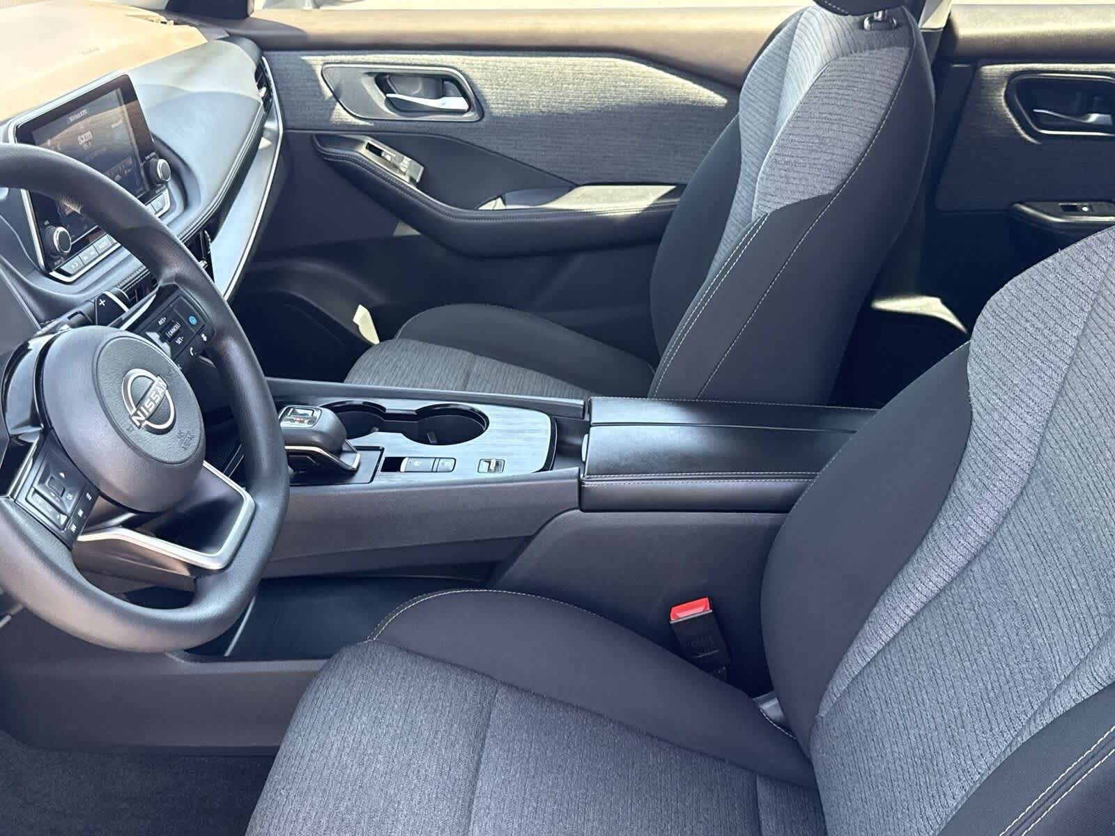 2022 Nissan Rogue SV 17