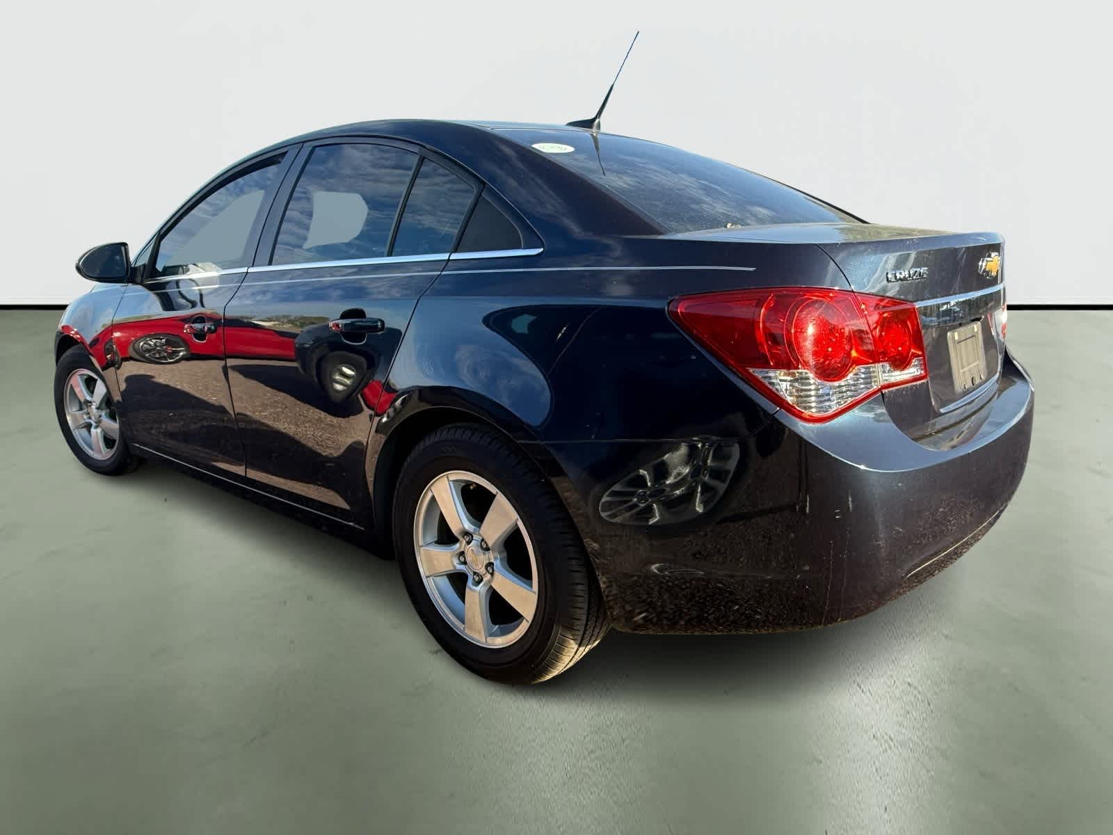 Thumbnail: 2014 Chevrolet Cruze - 3