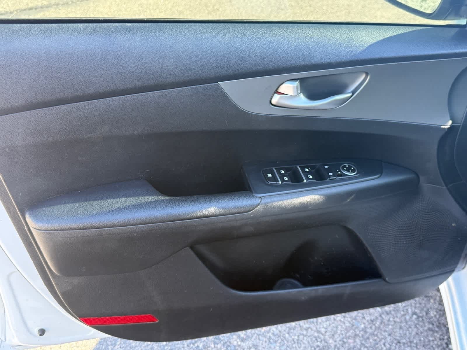 Thumbnail: 2023 Kia Forte - 12