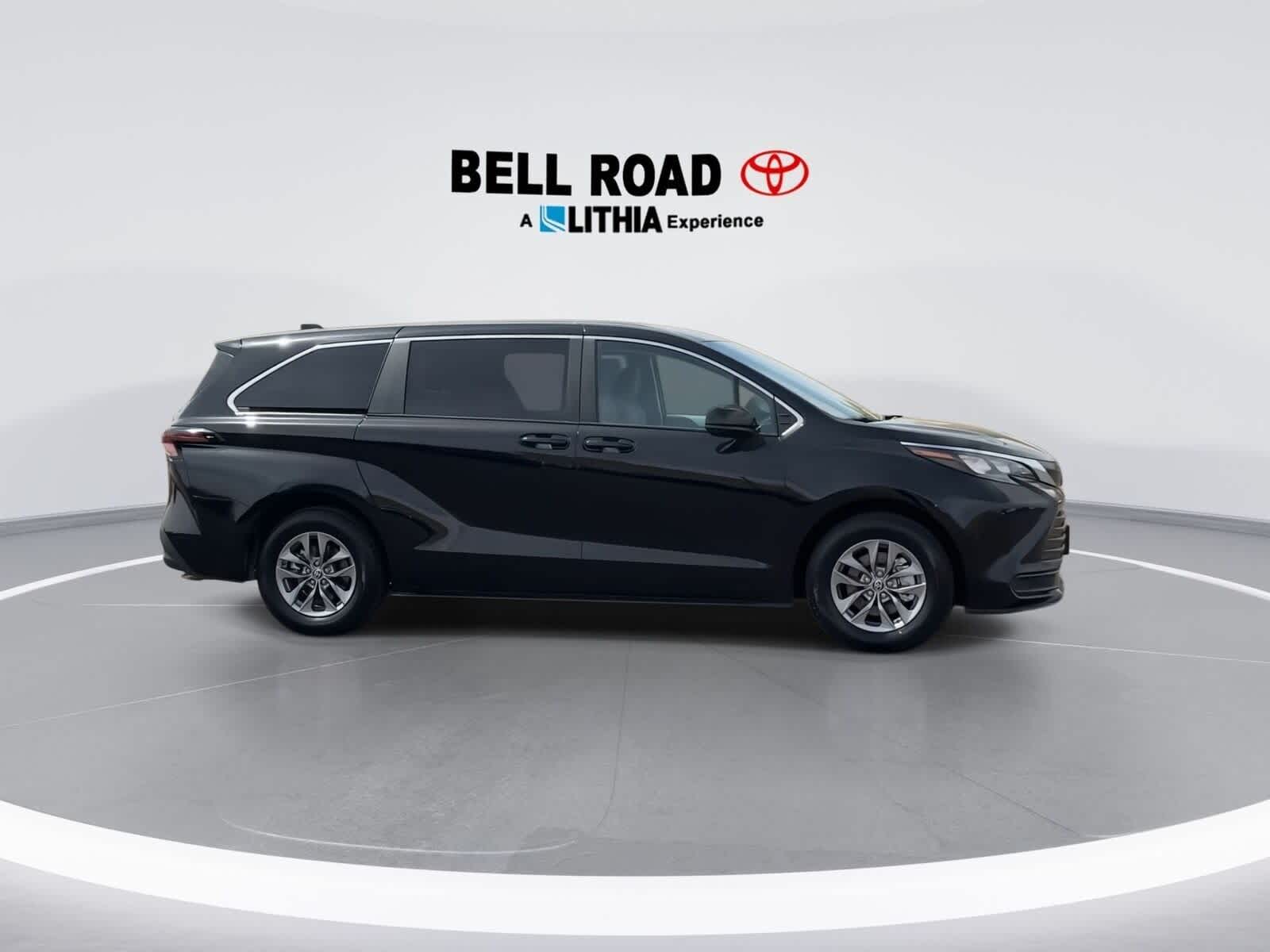 2024 Toyota Sienna LE 9