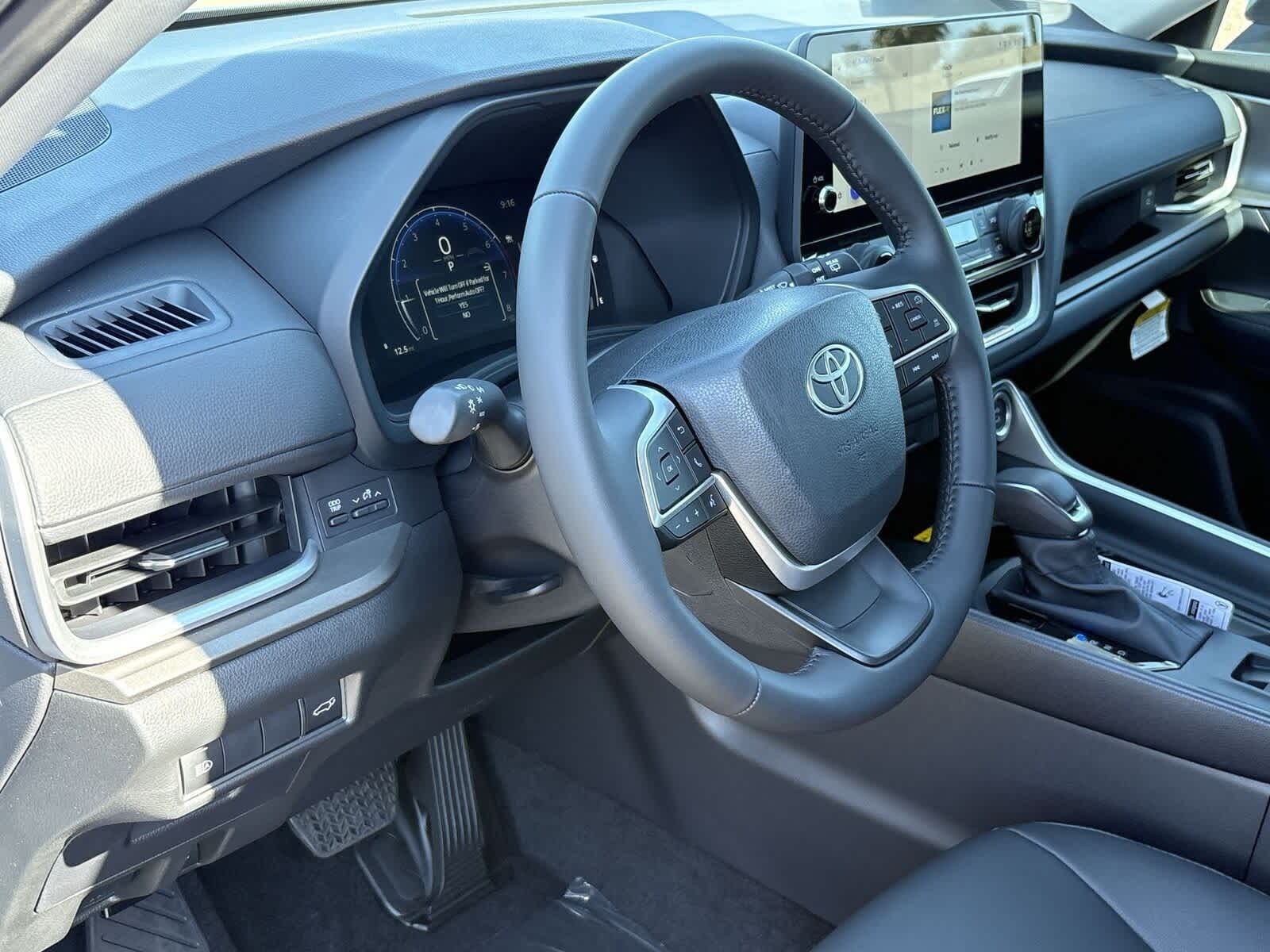 Thumbnail: 2025 Toyota Grand Highlander - 16