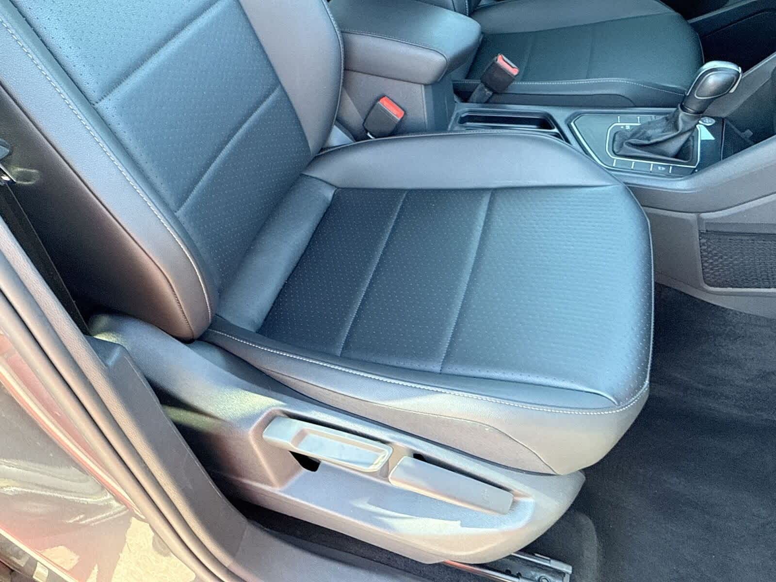 Thumbnail: 2020 Volkswagen Tiguan - 12