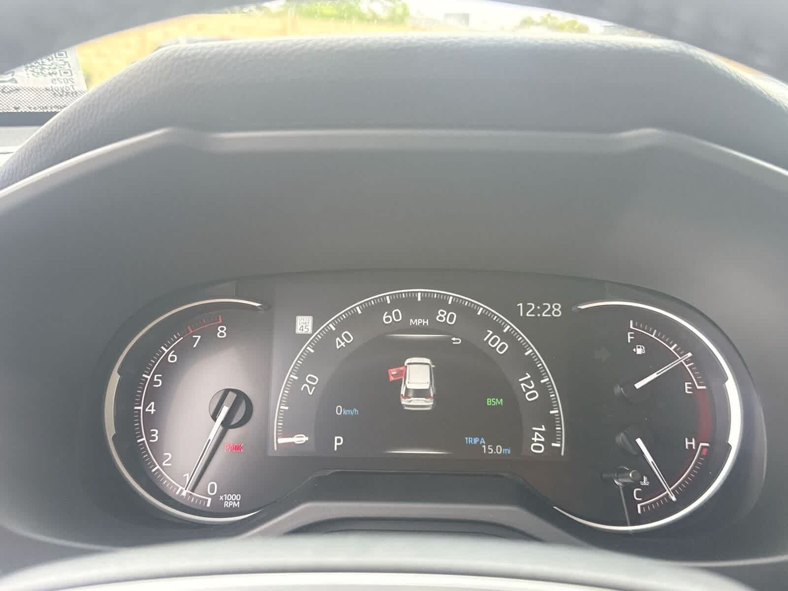 Thumbnail: 2025 Toyota RAV4 - 29