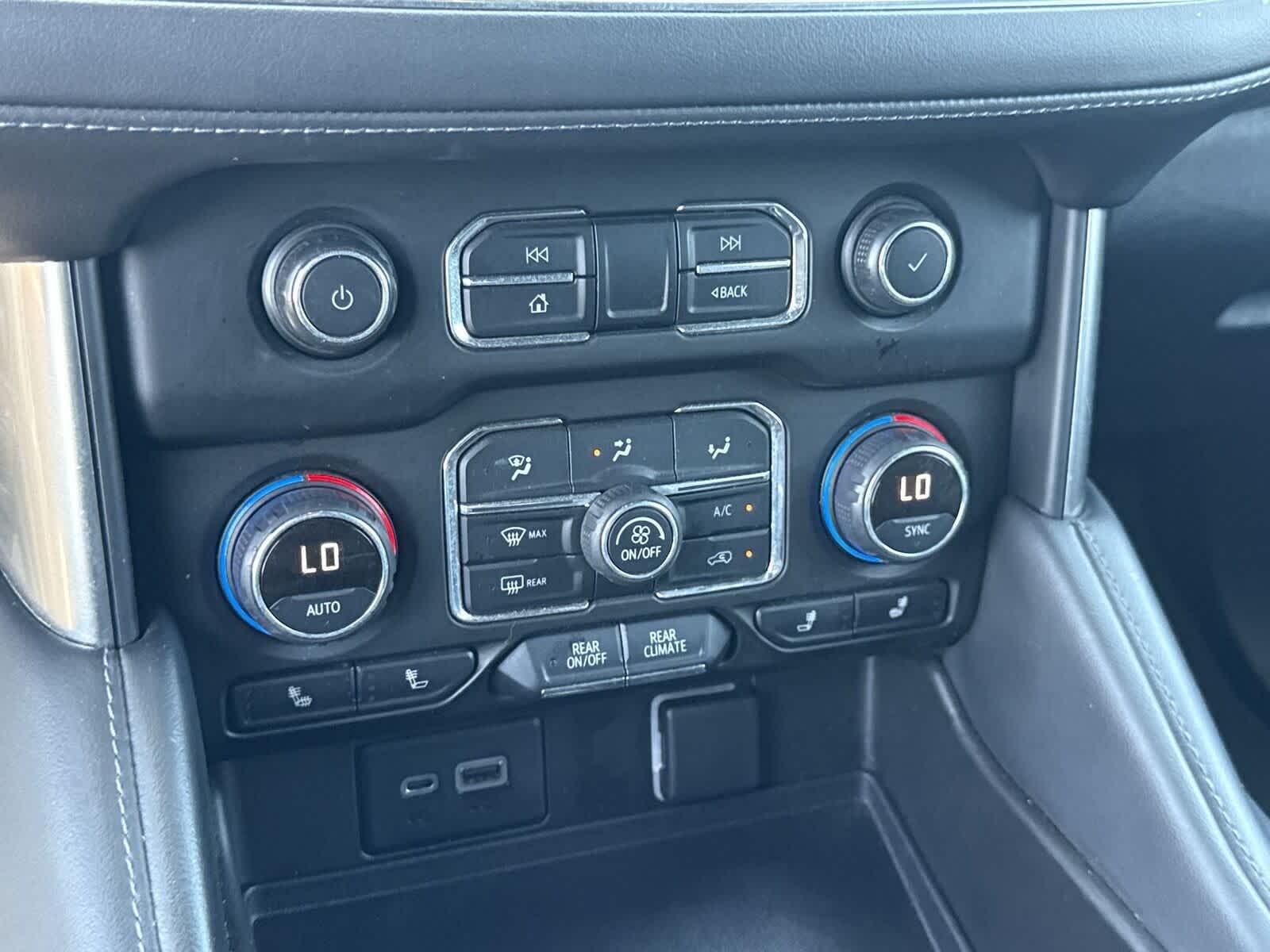 Thumbnail: 2021 Chevrolet Tahoe - 22