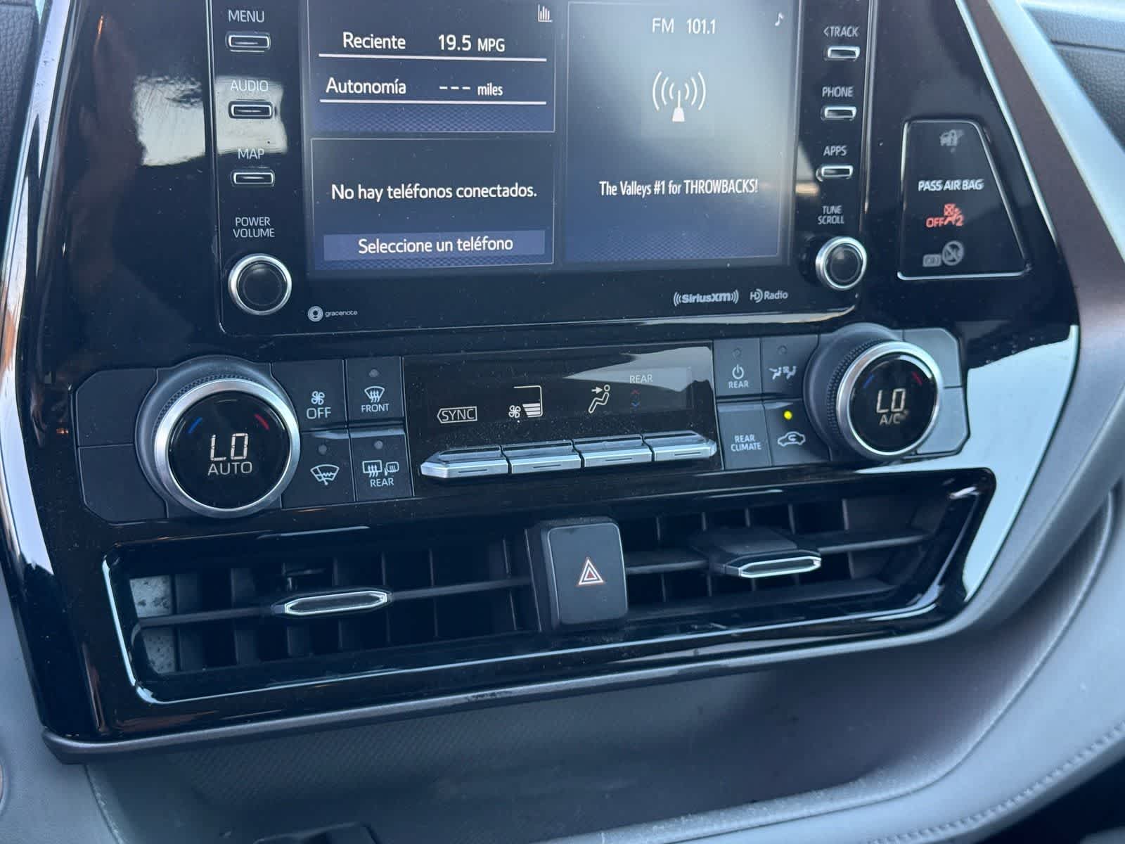 Thumbnail: 2022 Toyota Highlander - 16