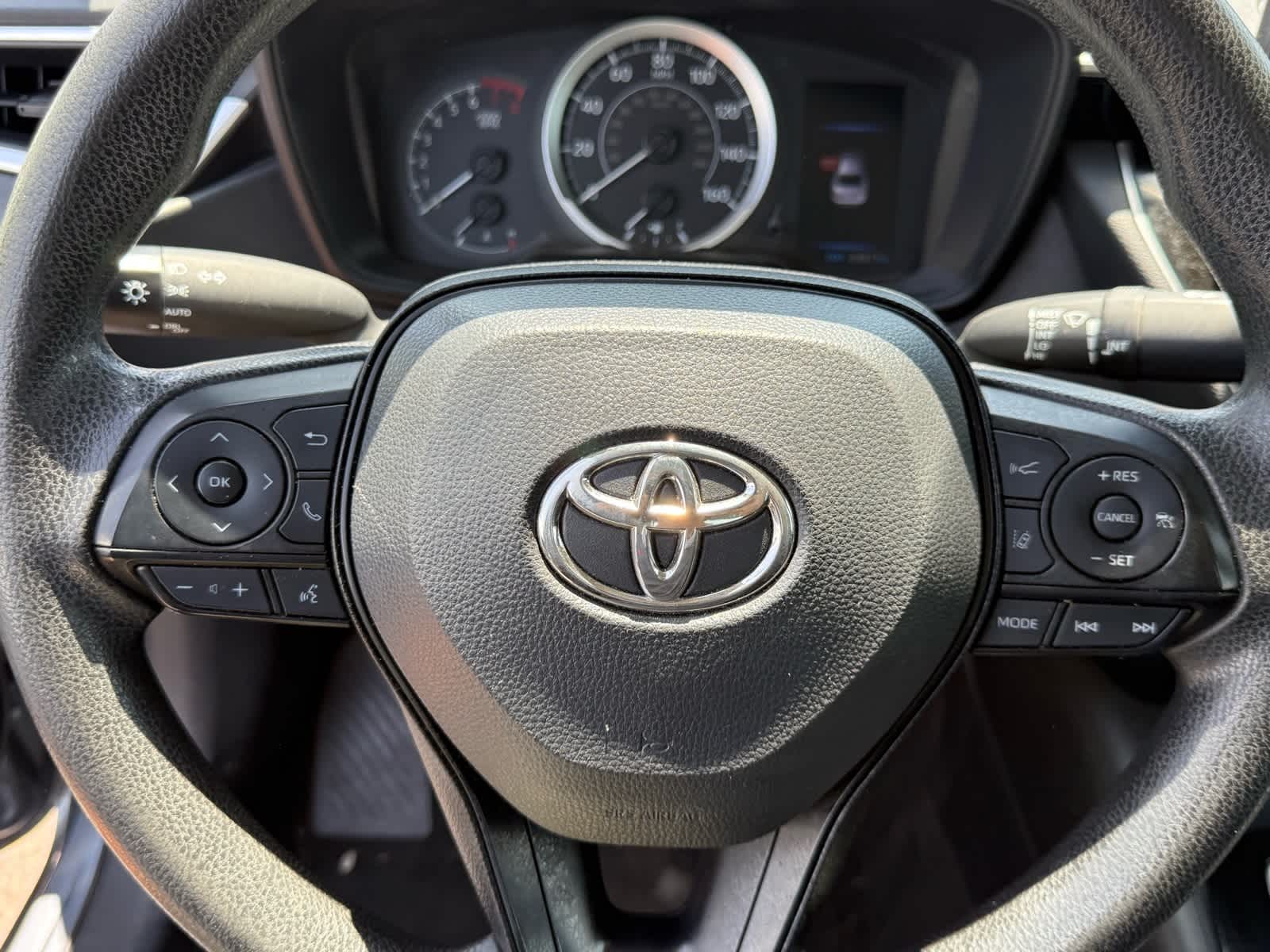 2022 Toyota Corolla LE 18