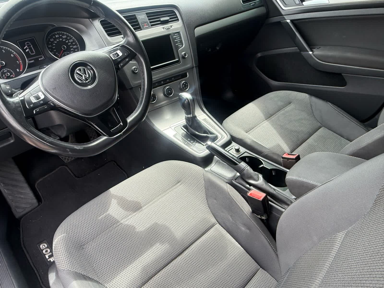 Thumbnail: 2016 Volkswagen e-Golf - 11