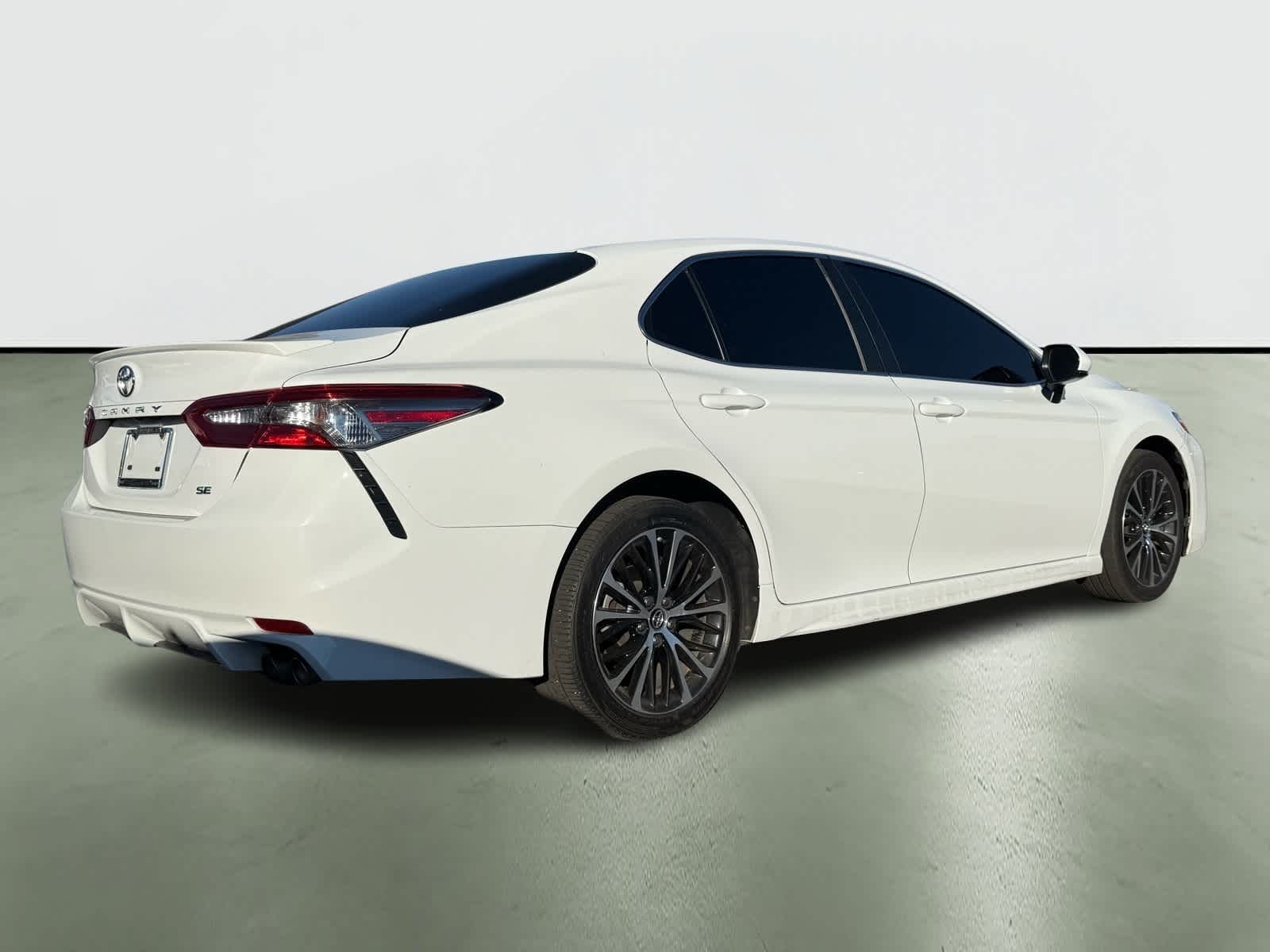 Thumbnail: 2018 Toyota Camry - 4