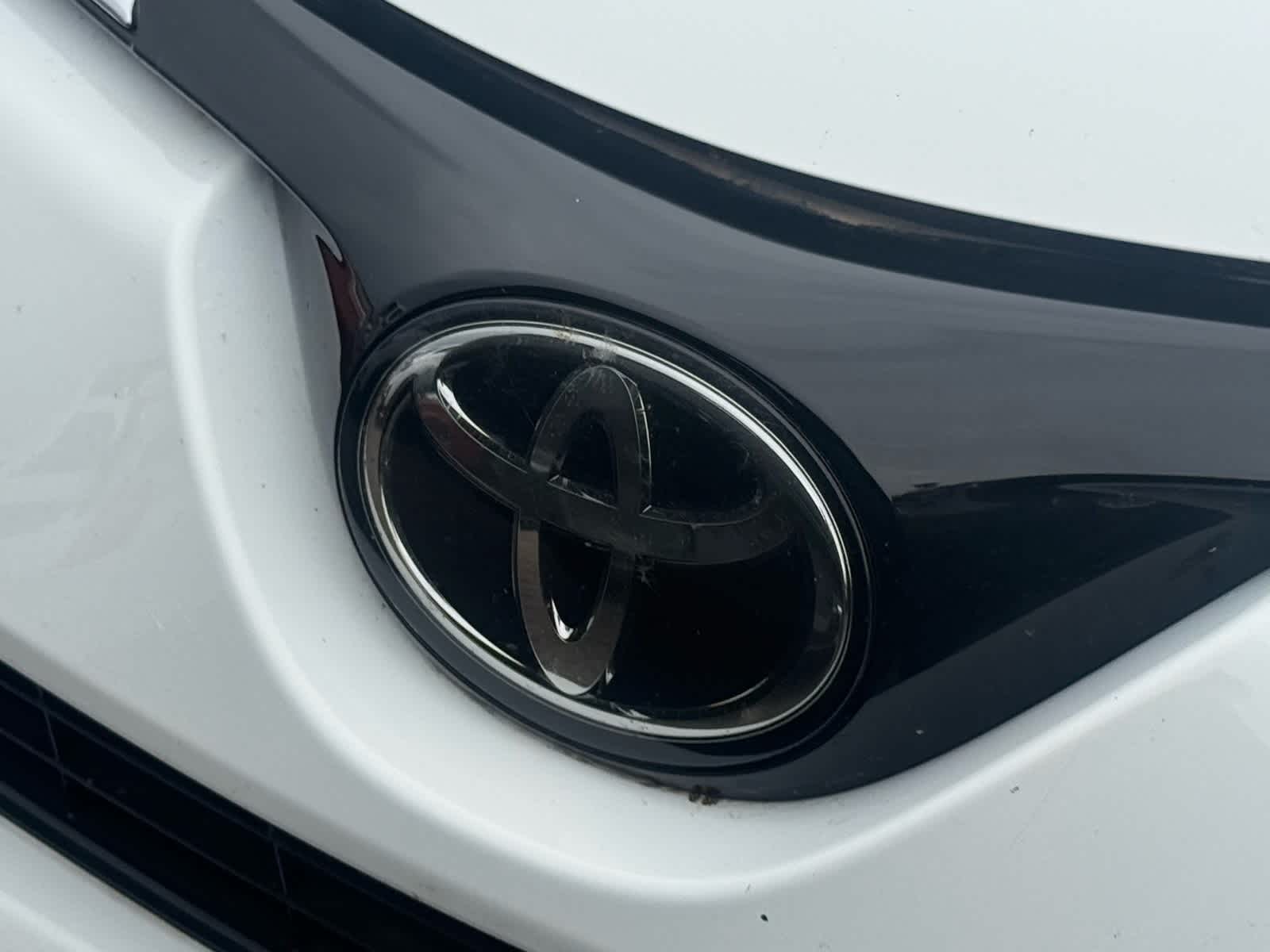 Thumbnail: 2018 Toyota RAV4 - 8