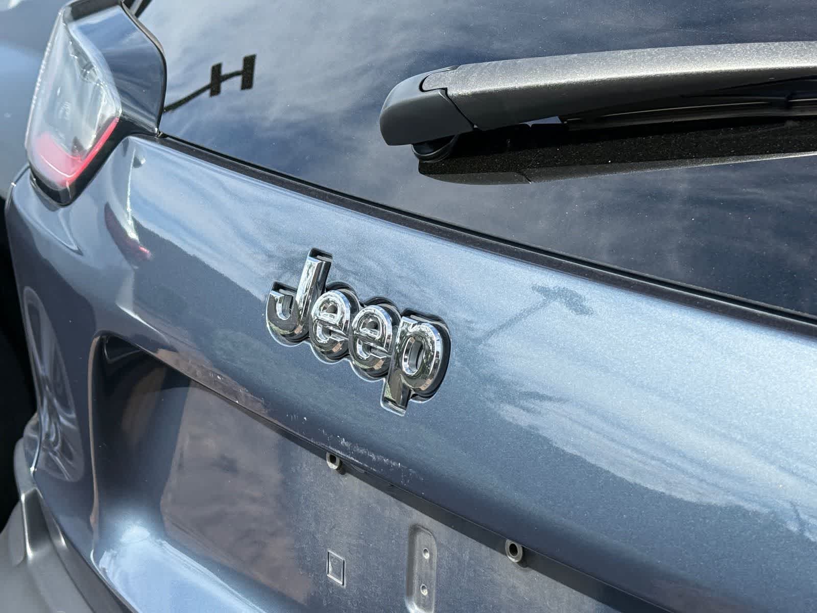 Thumbnail: 2021 Jeep Cherokee - 11