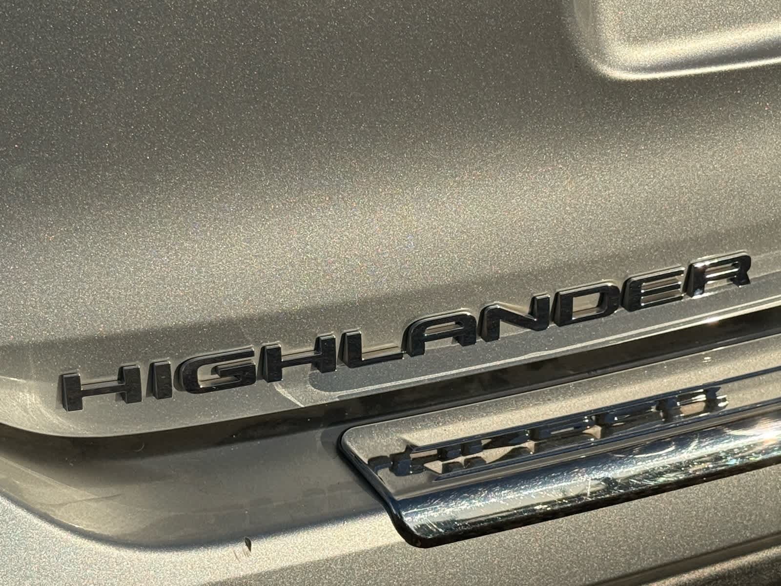 Thumbnail: 2023 Toyota Highlander - 8