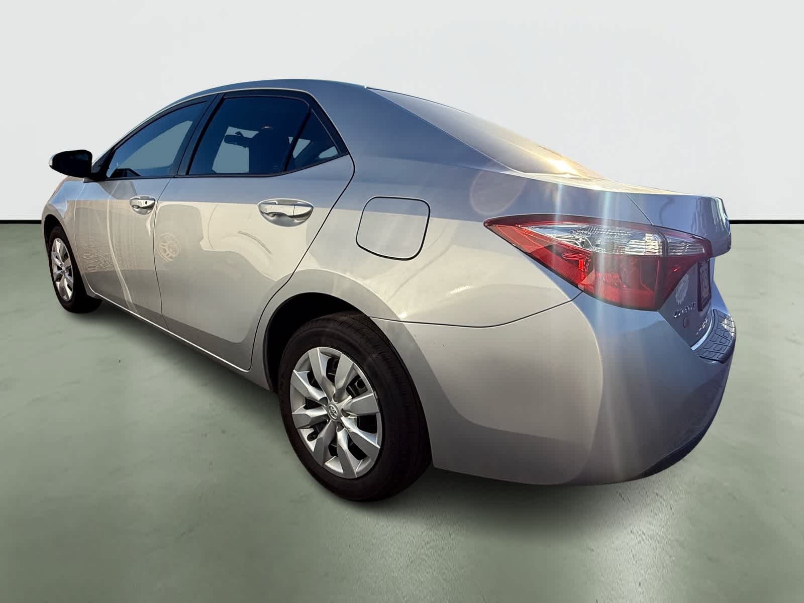 Thumbnail: 2015 Toyota Corolla - 3