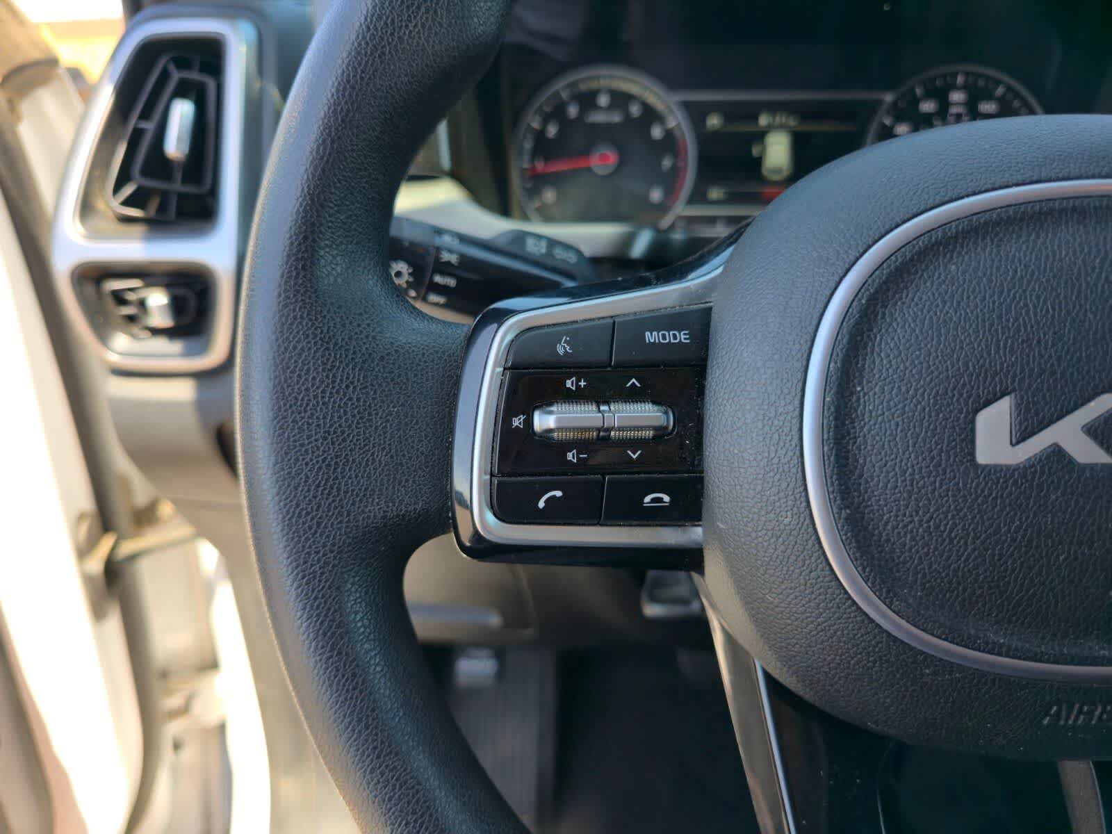 Thumbnail: 2023 Kia Sorento - 14