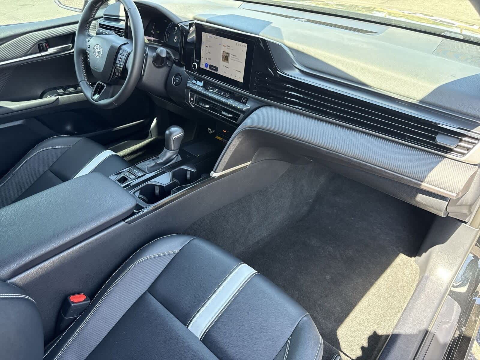 2025 Toyota Camry SE 11