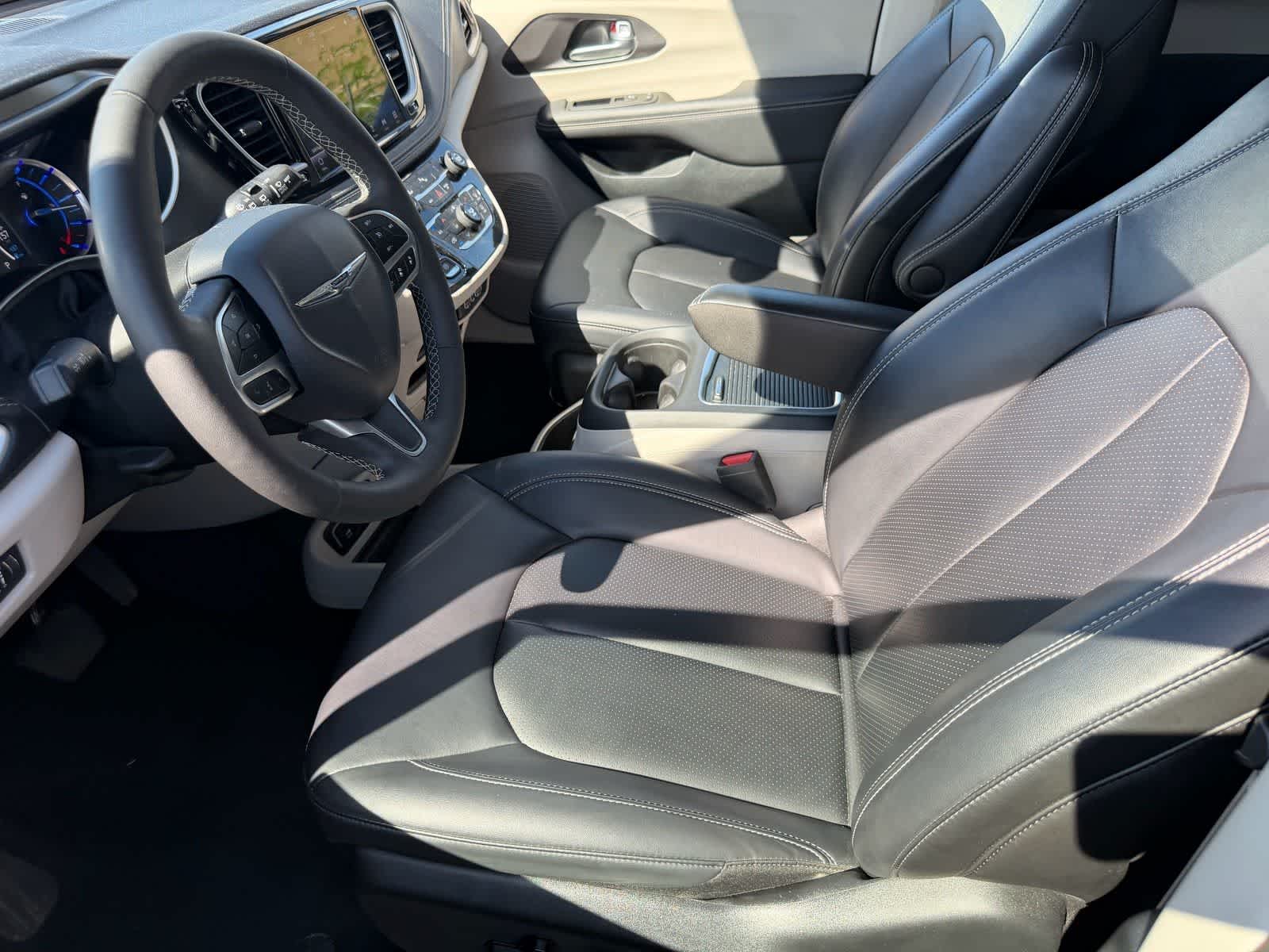 Thumbnail: 2024 Chrysler Pacifica - 7