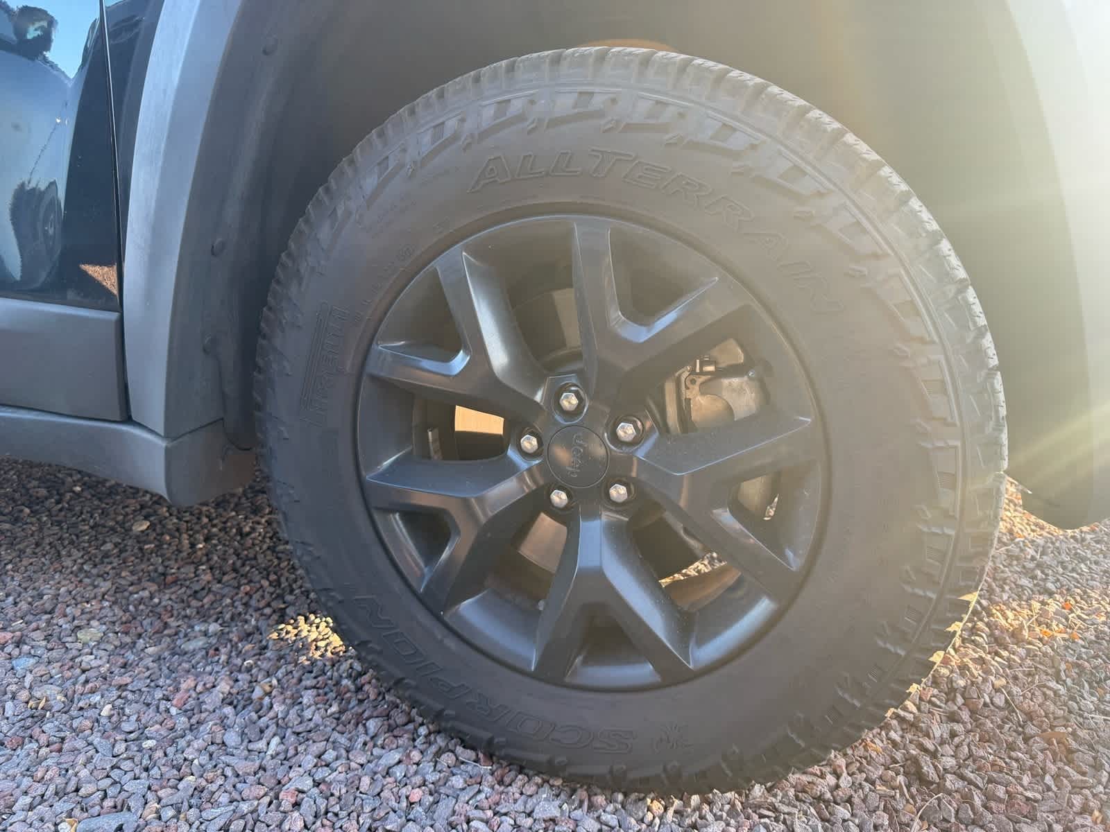 Thumbnail: 2018 Jeep Cherokee - 6