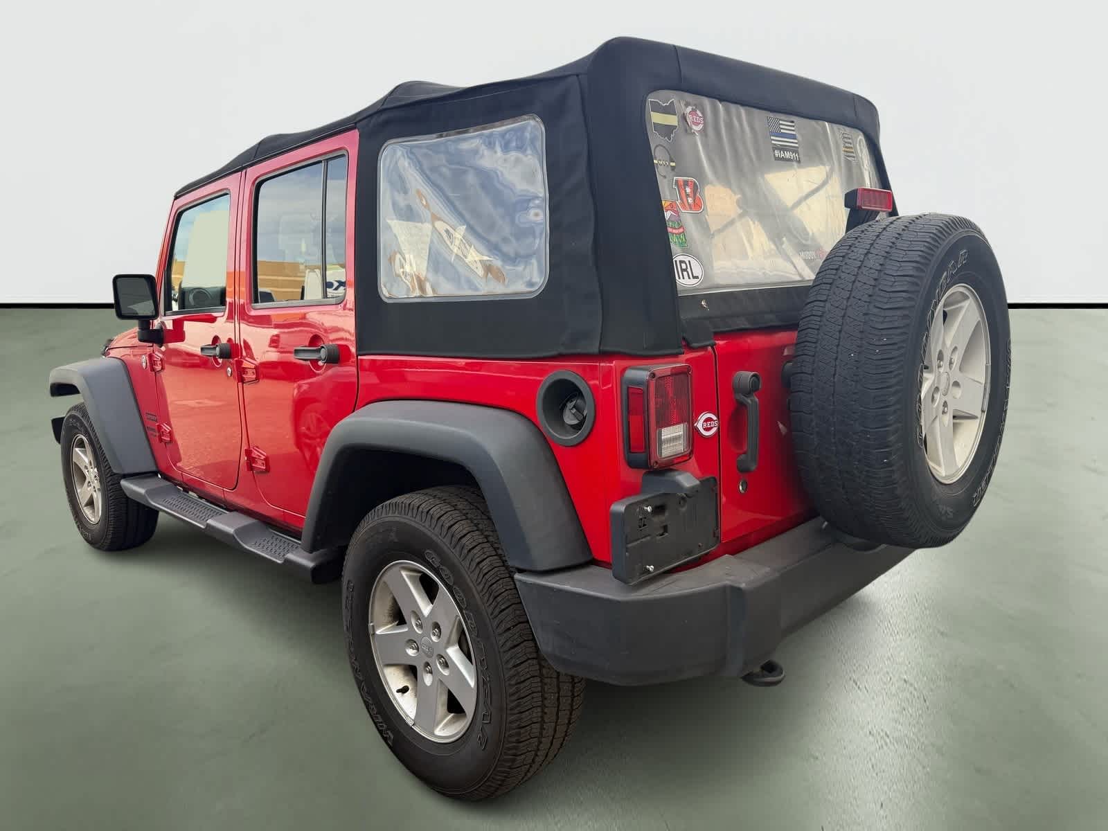 Thumbnail: 2015 Jeep Wrangler - 3